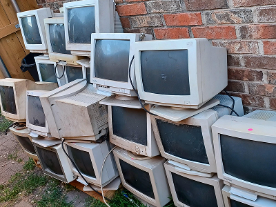 Click to randomize sentence